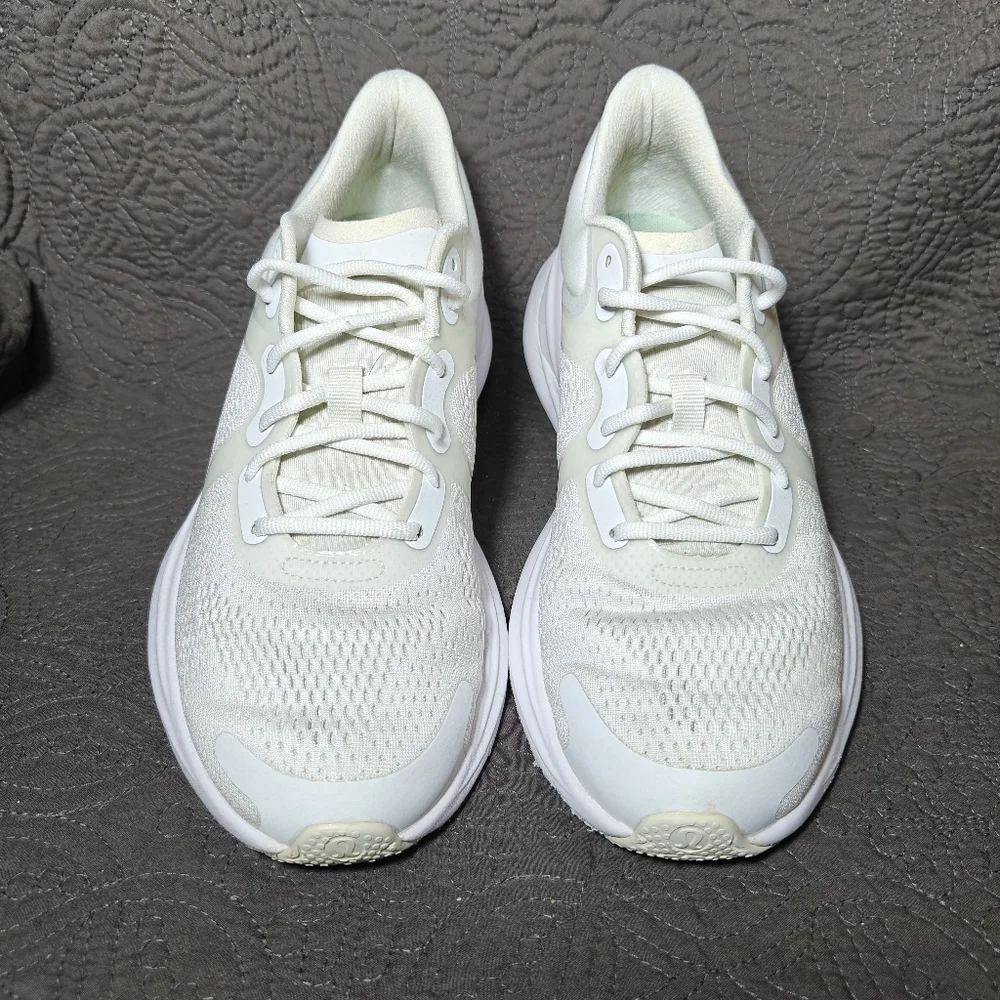 Lululemon Blissfeel Women's Athletic Running Sneaker Triple White Shoes Size 7.5 - Picture 2 of 10